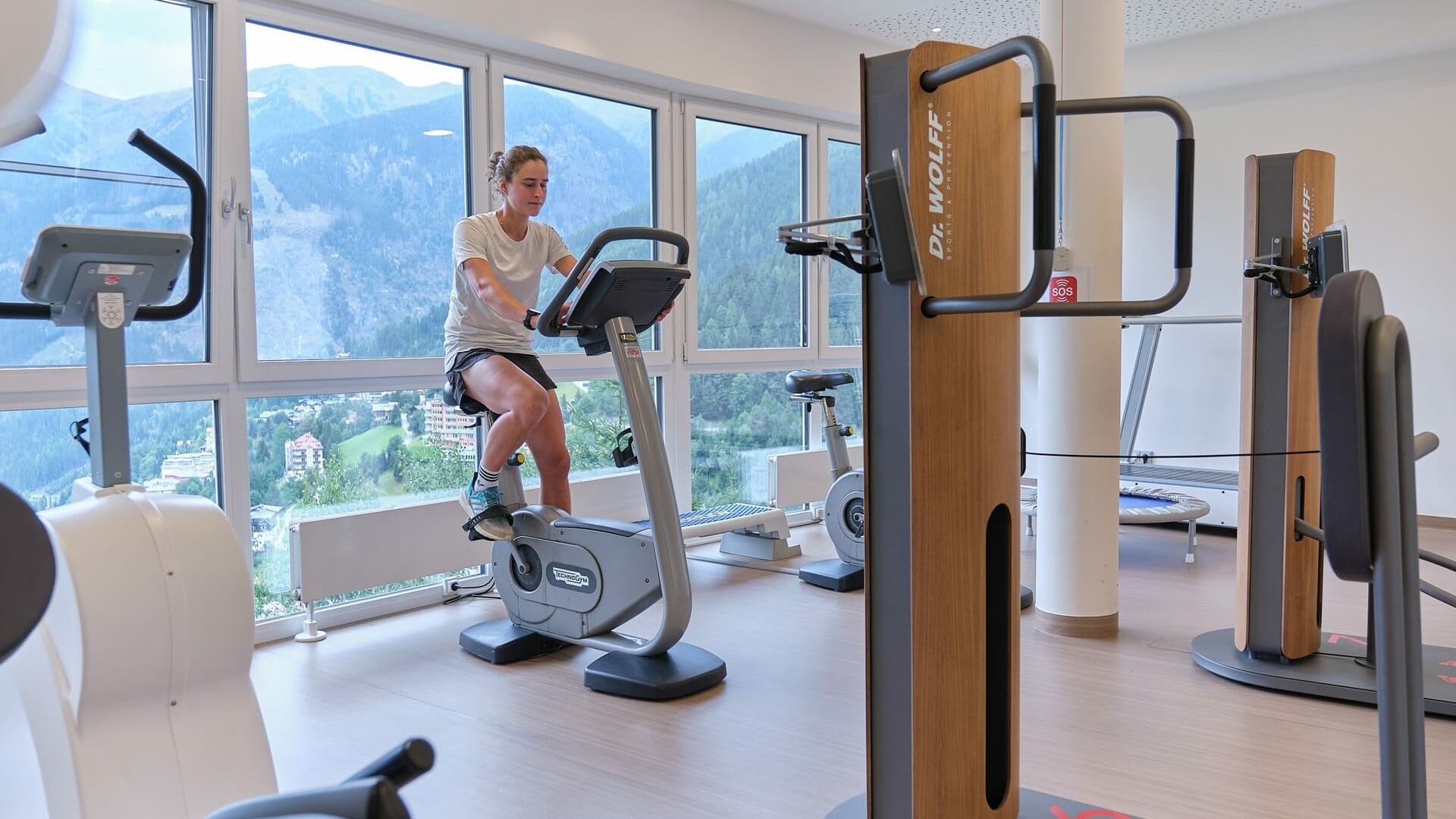 gesundheitszentrum-kurhotel-baerenhof-bad-gastein-1920-fitnessraum-9542