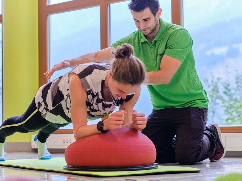 gesundheitszentrum-kurhotel-baerenhof-bad-gastein-1920-gymnastikraum-9992